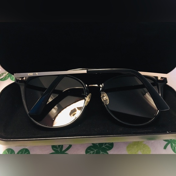 Brand New Never Wear McQureen Sunglass - Picture 5 of 8